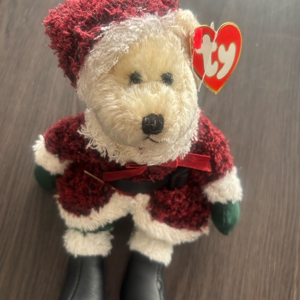 TY Santa Beanies Attic Treasure collection